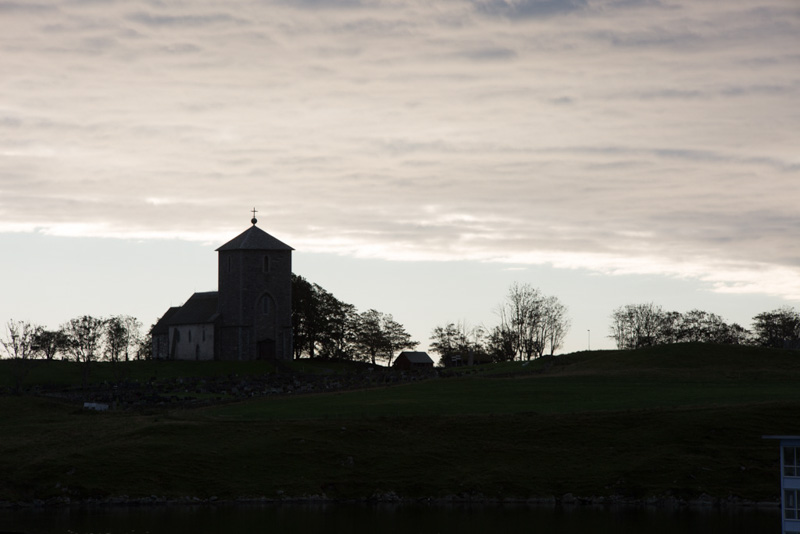 Avaldsnes kirke #2 | Veggbilder | Fotokunst til salgs | Kunstfoto | Kunst | Foto | Bilde